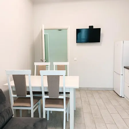 Apartment Domovik берталона 4 кв 1